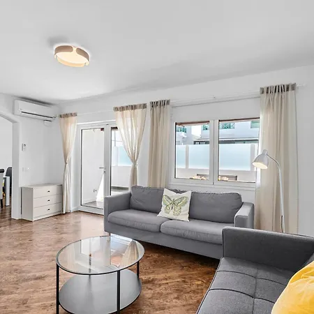 Casa Lily En Playa Honda De Lanzarote, Duplex Con Terraza A 300 M De La Playa *