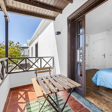 Holiday home Casa Lily En Playa Honda De Lanzarote, Duplex Con Terraza A 300 M De La Playa
